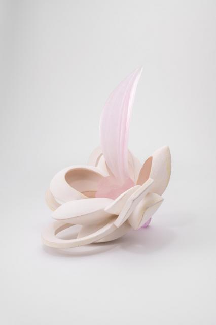 《cornucopia 02-Ⅳ》 陶、ガラス, h31×w24×d27, 2002年 Photo: OMOTE Nobutada