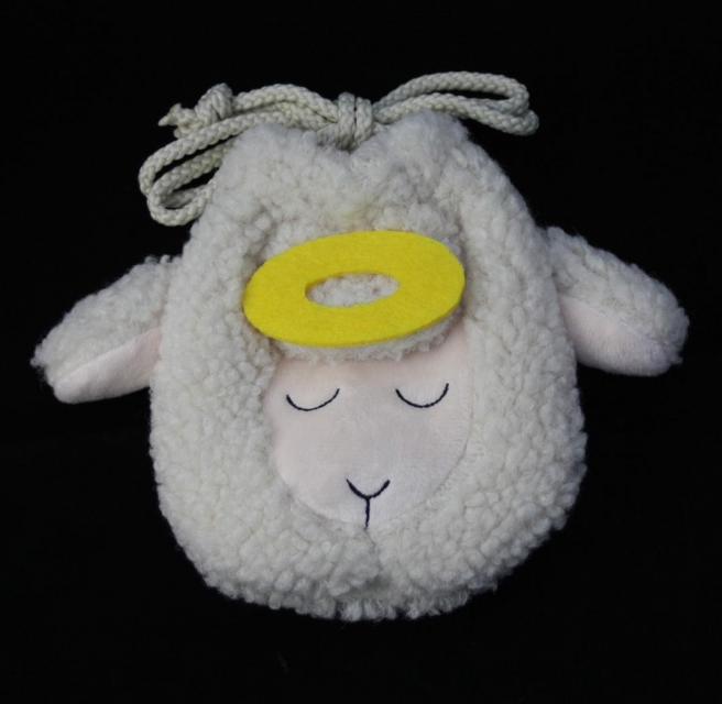 《神の仔羊》ぬいぐるみ　2,400円（税込）