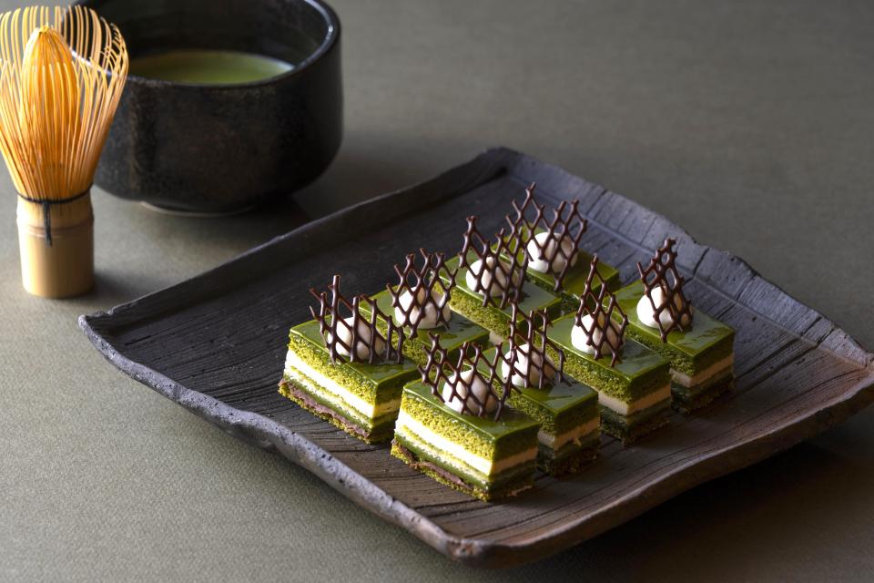 抹茶オペラケーキ