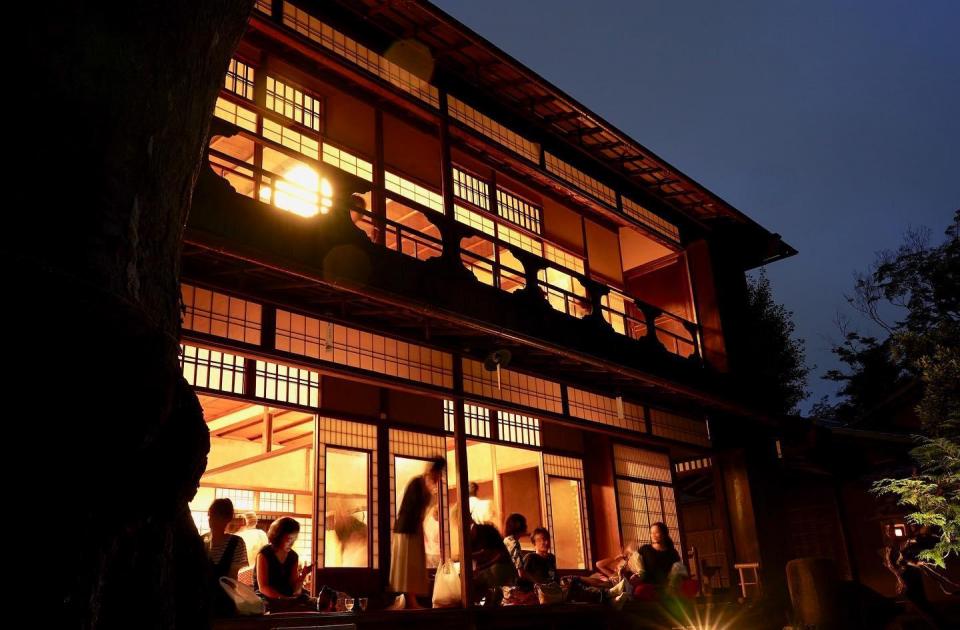 夏の夜長は別邸で
