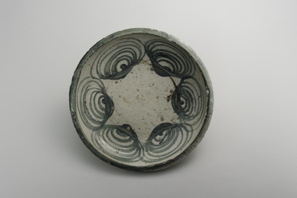 《馬ノ目皿》19世紀 アサヒグループ大山崎山荘美術館蔵