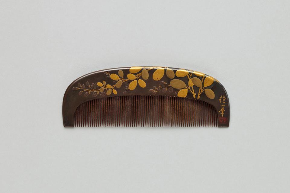 《萩蒔絵櫛》　銘「抱一筆(印)・昇龍斎」　澤乃井櫛かんざしコレクション