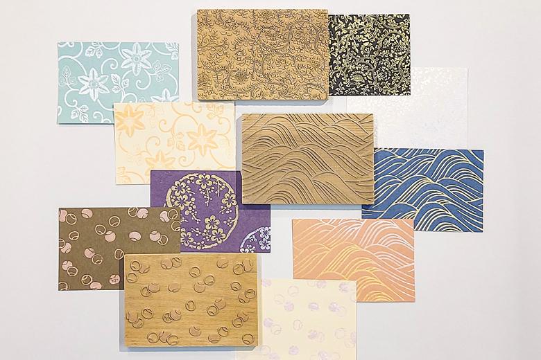 ハガキはお好みの色をお選びいただけます