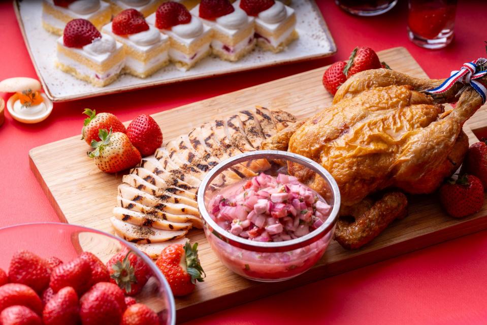 丸鶏ローストチキン、フェタチーズ&苺のサルサ