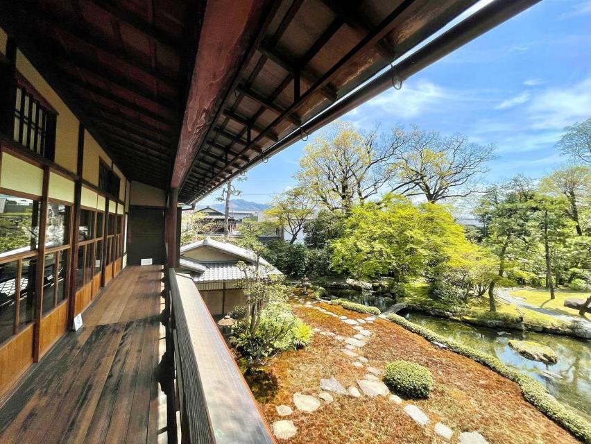 お食事会場である主屋2階からのお庭の風景も格別です。