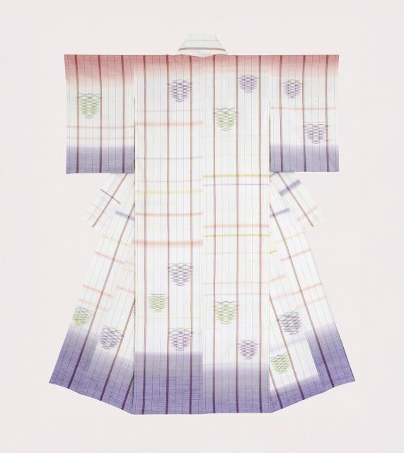 《夢の浮橋》　2025年　志村ふくみ監修　制作 都機工房　絹糸／紅花、茜、紫根、藍、刈安　【通期展示】