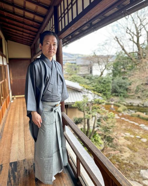 会場である主屋2階座敷からは、開放的な庭園を望むことが出来ます。