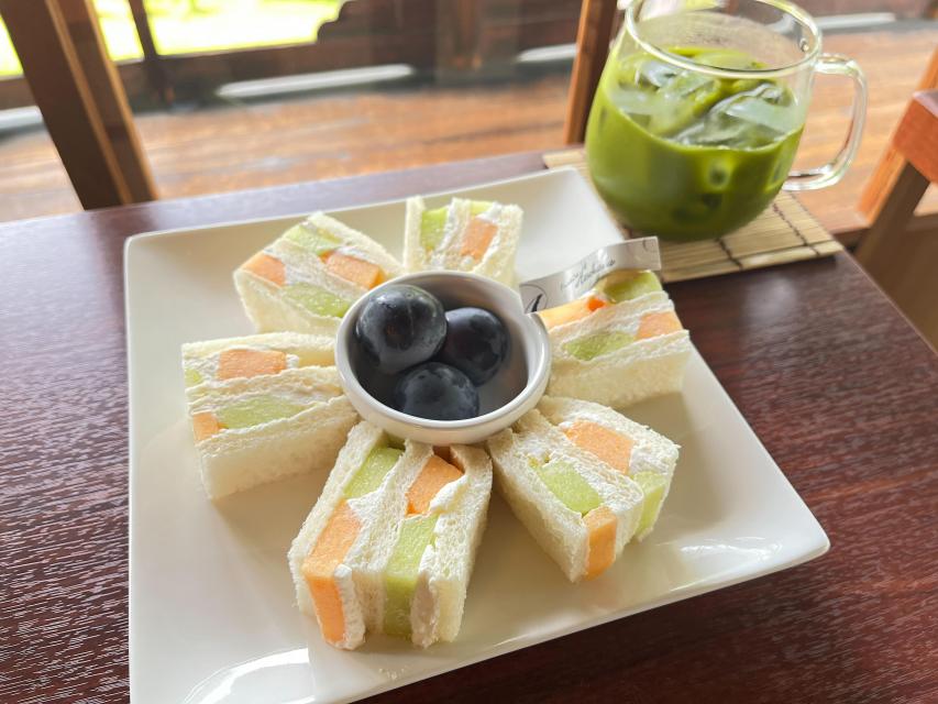 写真はイメージです。　※フルーツは当日の仕入れによって異なります