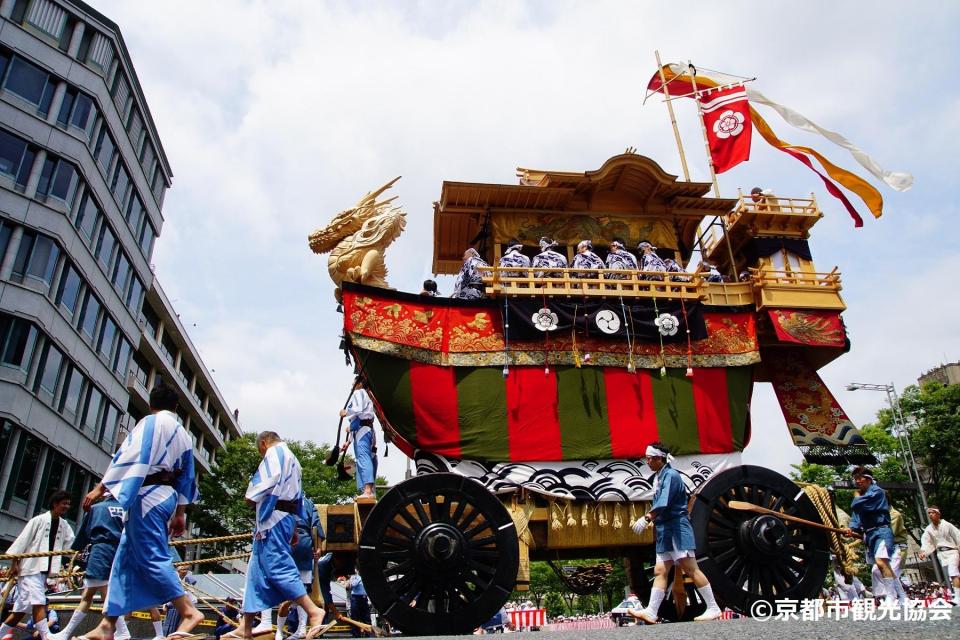 祇園祭（後祭）山鉾巡行を観覧席から鑑賞