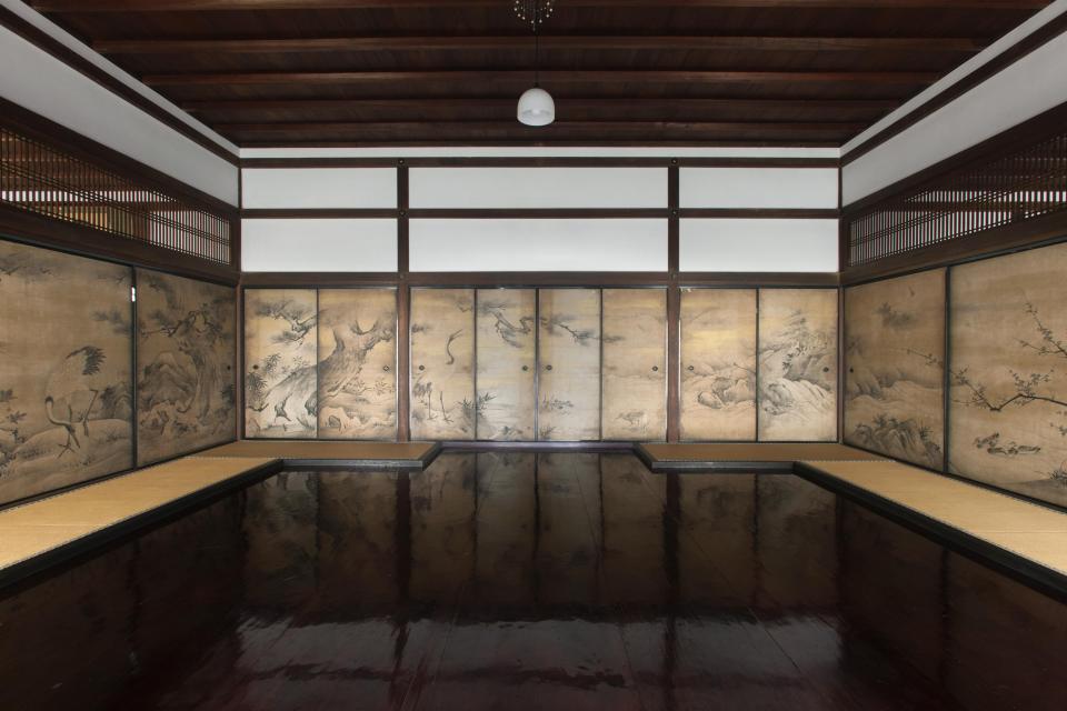 狩野永徳筆『花鳥図』（複製）