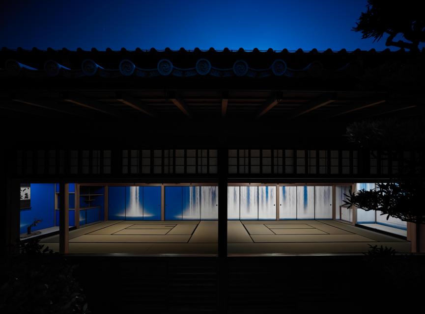 千住博筆「滝」（イメージ）