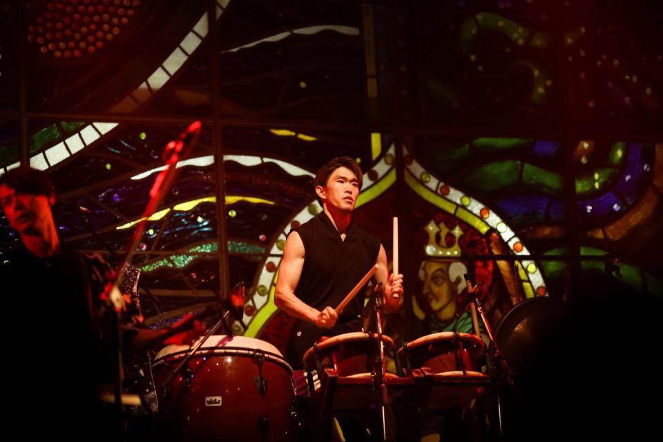 身体に響く、和太鼓の生音。その一打の迫力を、ライブだからこそ味わえる距離で。