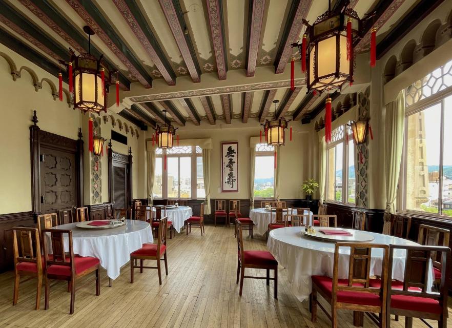 東華菜館：ヴォーリズ設計の唯一のレストラン建築物。レトロ感のある空間でランチをお楽しみいただけます。