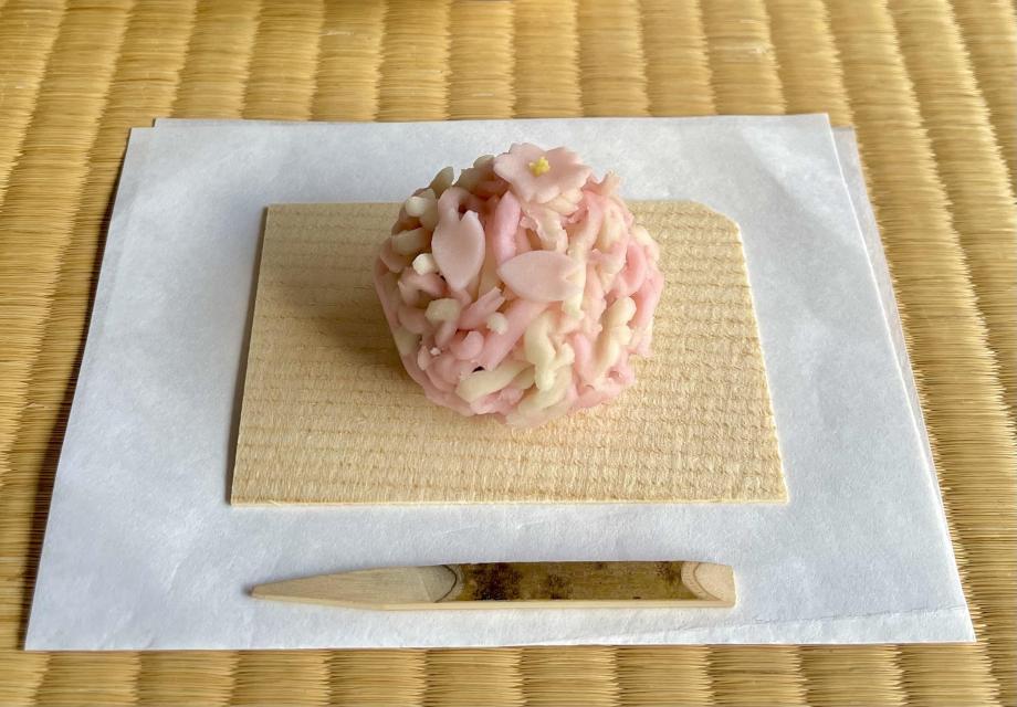 七條甘春堂創菓　桜の上生菓子（別邸オリジナル）