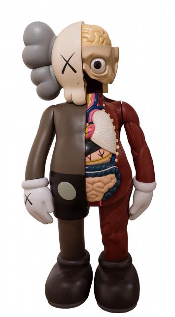 KAWS《4ft Companion [Dissected Brown]》 2009年 Photo by © MUCA / wunderland media