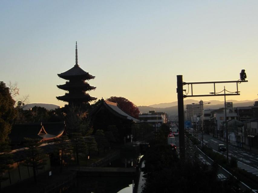 京都市ビジターズホストがおススメする　「京都らしい絶景の朝日スポット３選」