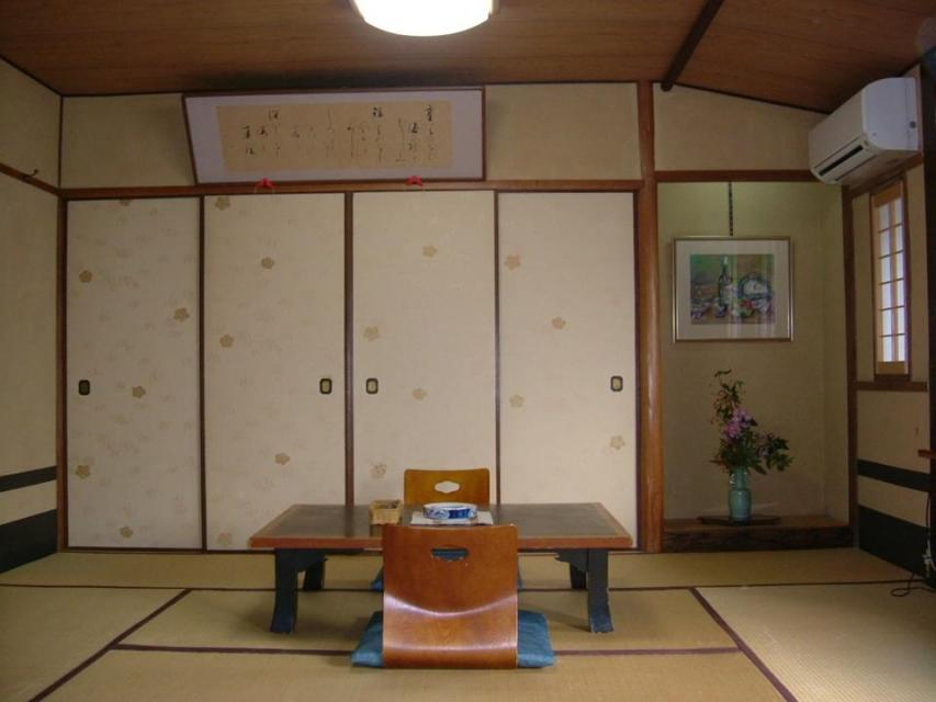 「桐の間」。ほかに、「松」「菊」「牡丹」「桜」「梅」。