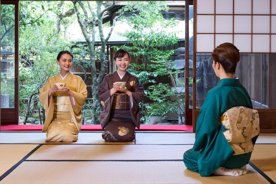 KIMONO TEA CEREMONY MAIKOYA  GION KIYOMIZU