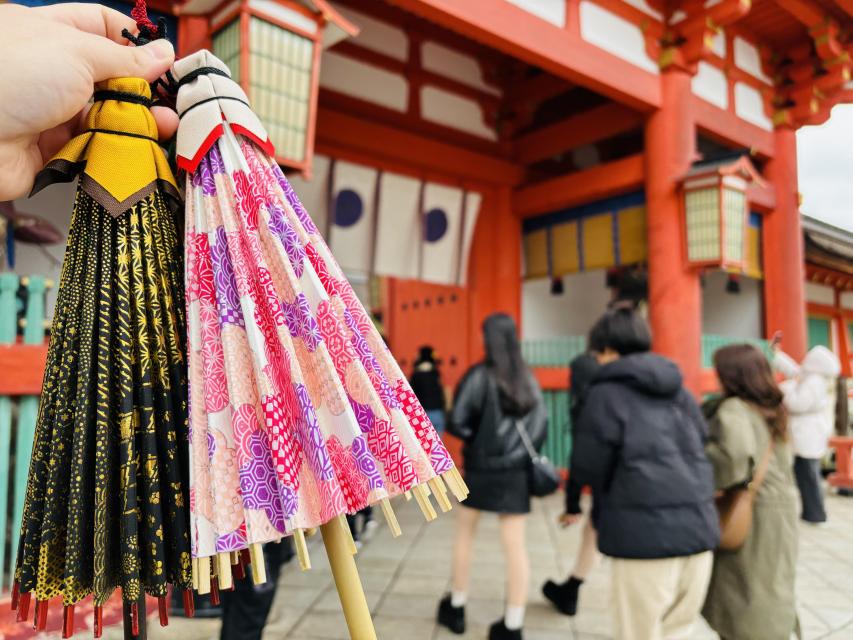 完成した姫和傘を持って、京都観光へ。思い出に残る写真を撮りましょう。