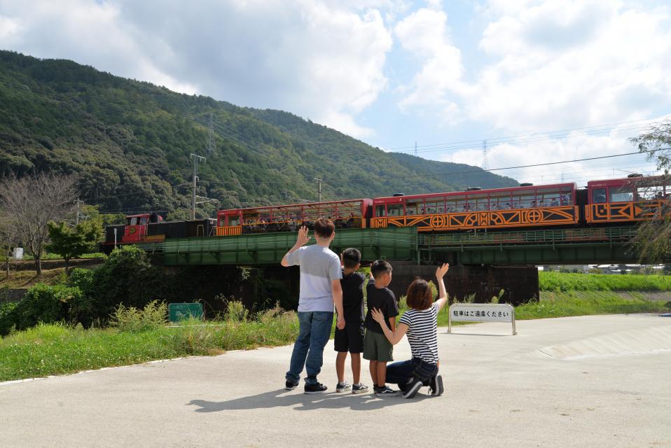 トロッコ列車も駅も近いよ