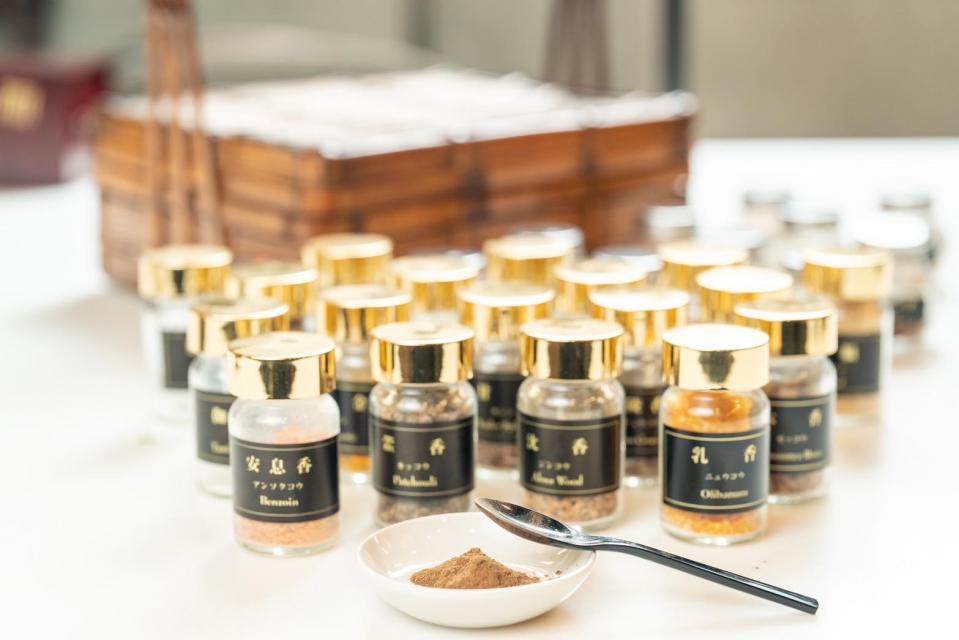 オプションで香木、香原料で香りを形に残す香袋作りもごよういしています